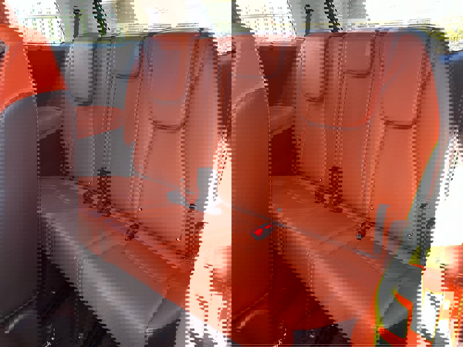 Used 2025 Kia Carnival EX image 26