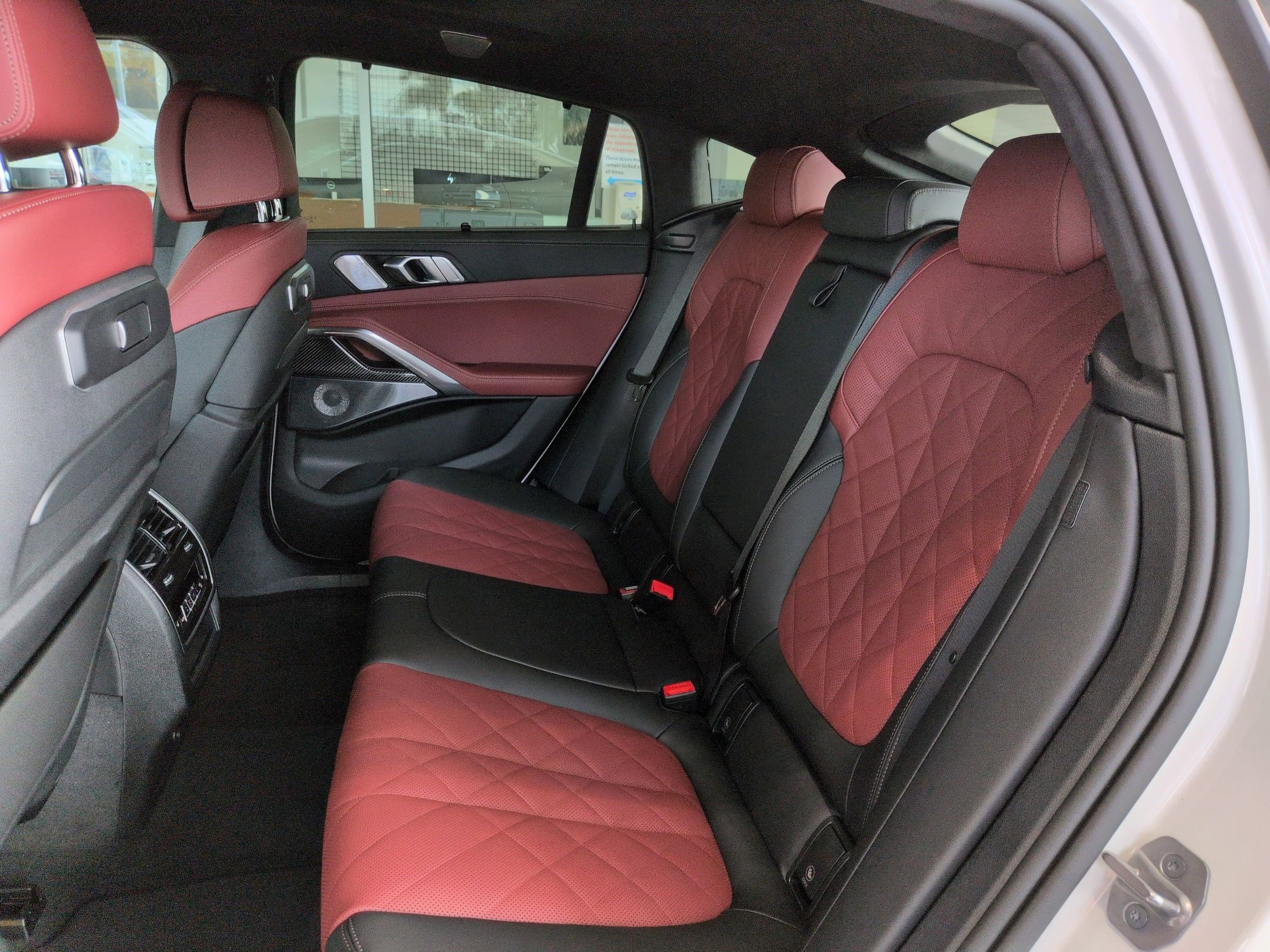 Used 2026 BMW X6 M60i w/ Dynamic Handling Package image 30