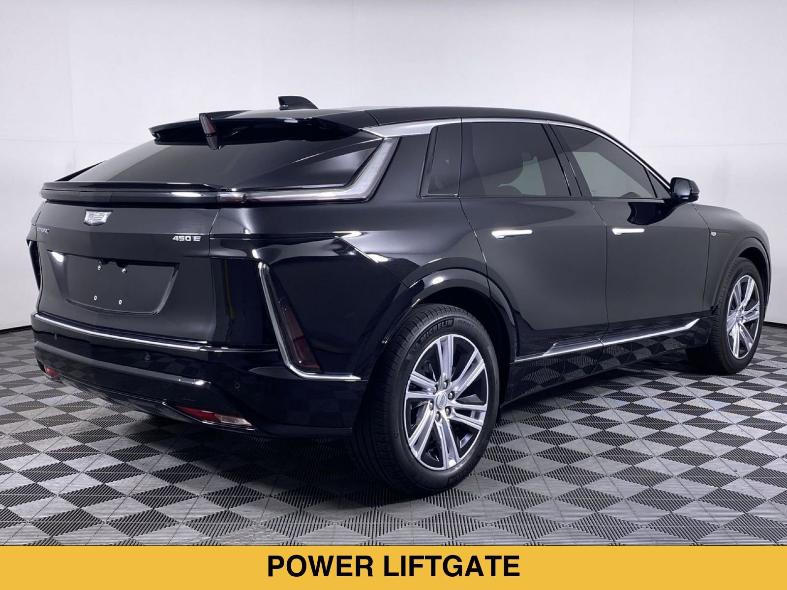 Used 2024 Cadillac Lyriq Tech RWD image 19