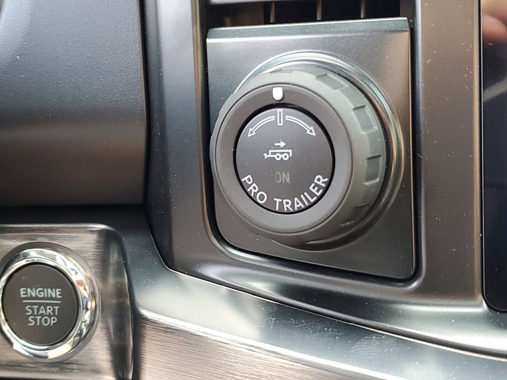 New 2025 Ford F350 Lariat w/ Lariat Ultimate Package image 18