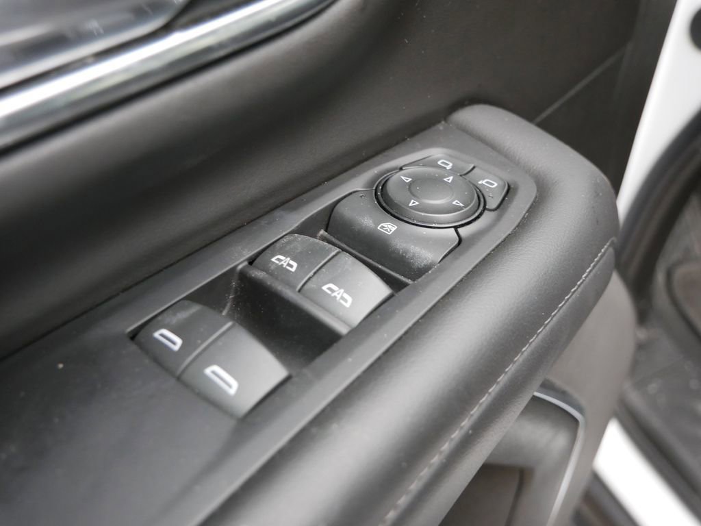 Used 2024 GMC Yukon SLE image 16