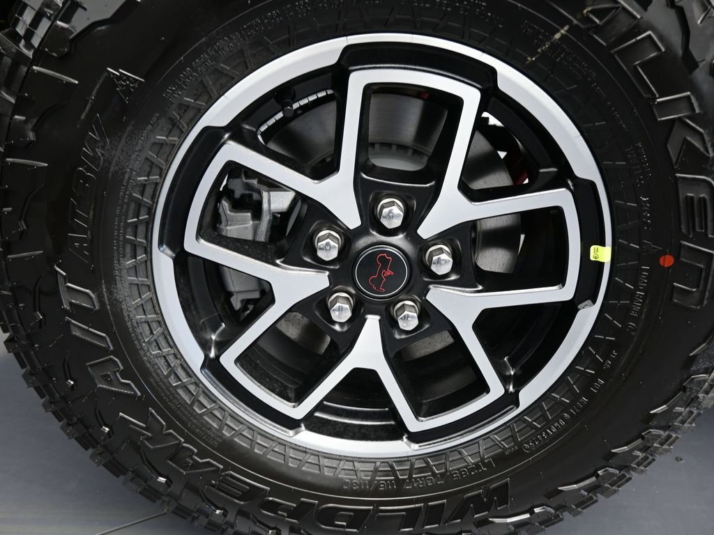 New 2026 Jeep Gladiator Rubicon w/ Steel Power Dome Hood Package AWD/4WD image 35