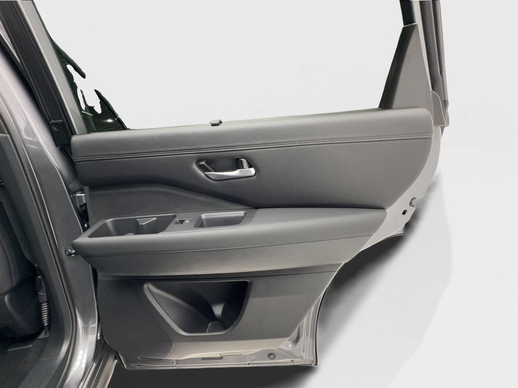 Used 2026 Nissan Pathfinder Platinum w/ Cargo Package FWD image 32