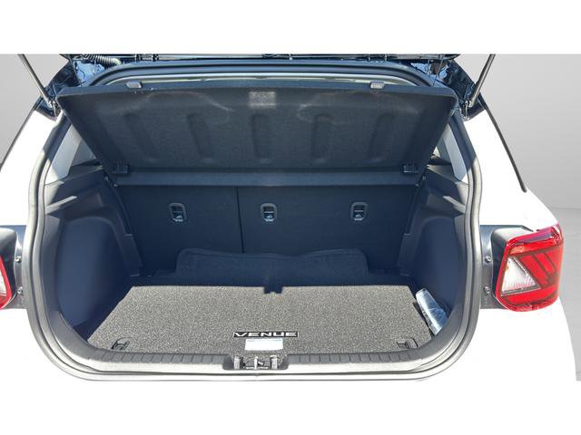 New 2026 Hyundai Venue SEL FWD image 19