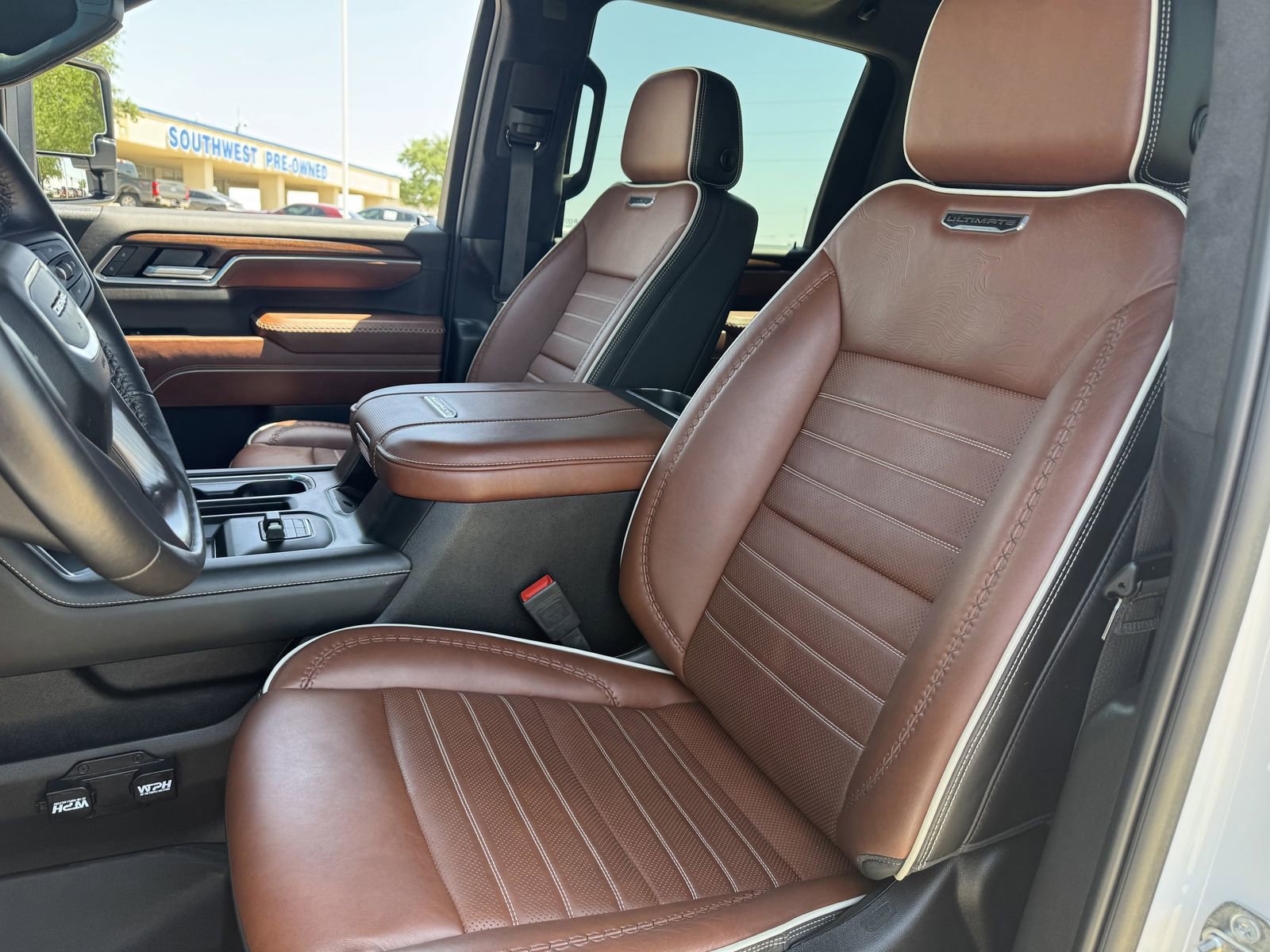 Used 2024 GMC Sierra 2500 Denali Ultimate AWD/4WD image 27
