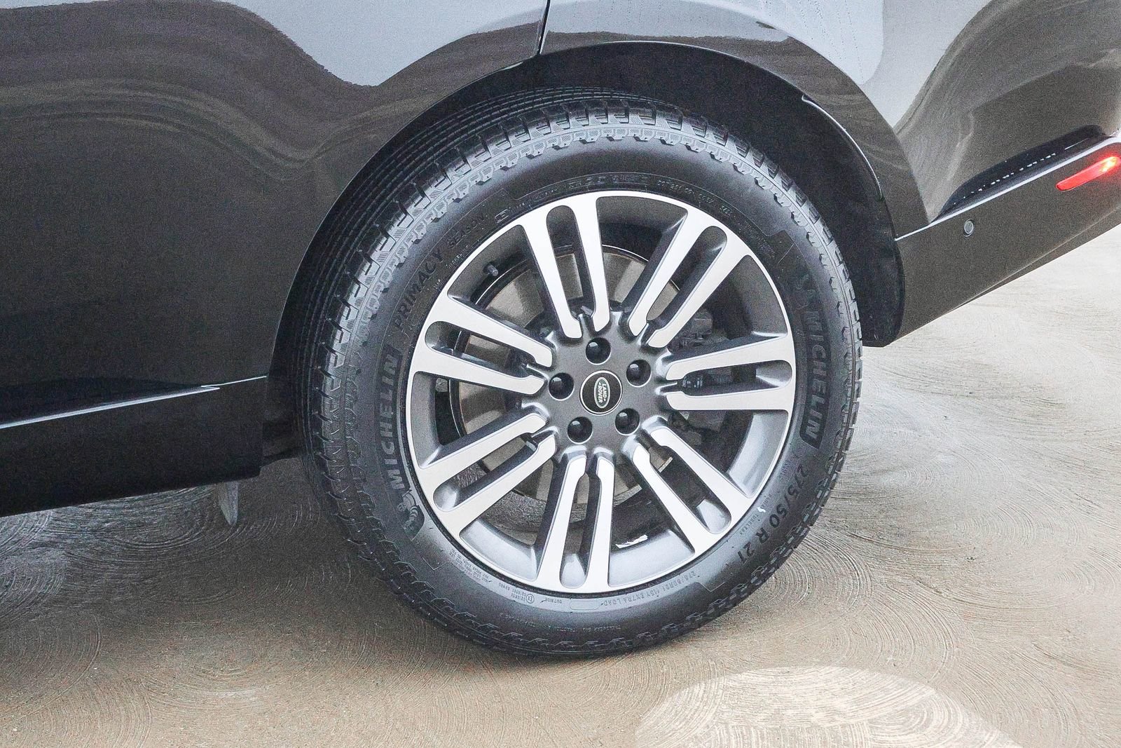 Used 2023 Land Rover Range Rover SE image 10