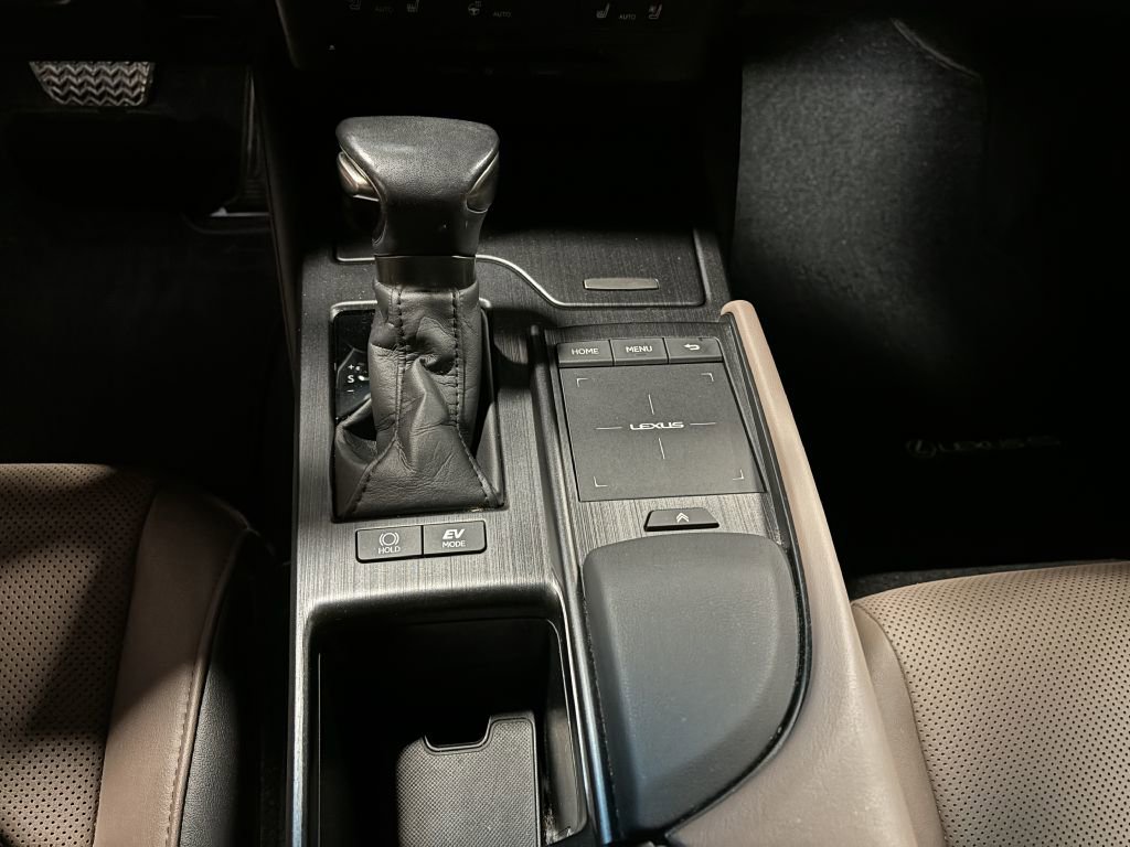 Used 2022 Lexus ES 300h w/ Premium Package FWD image 56