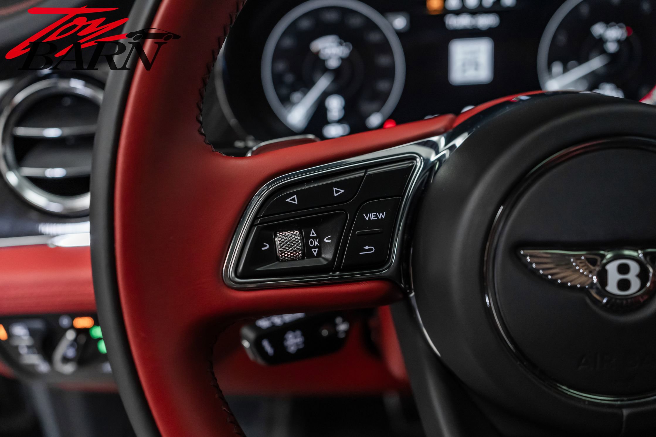 Used 2022 Bentley Bentayga image 32