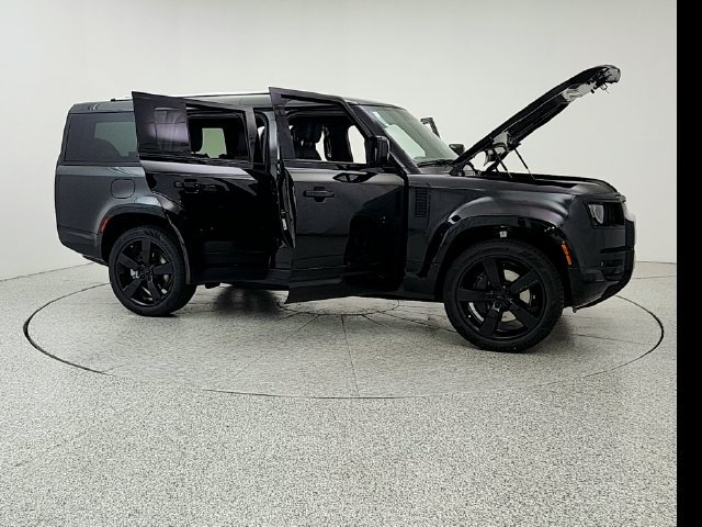 New 2026 Land Rover Defender 130 X-Dynamic SE AWD/4WD image 10
