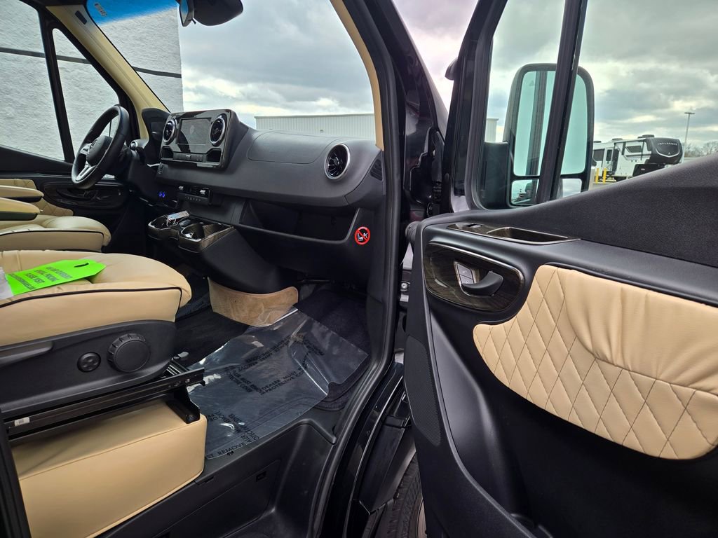 Used 2020 Mercedes-Benz Sprinter 3500 image 17