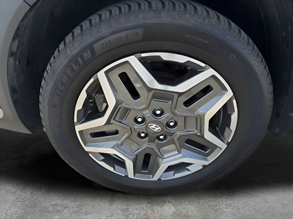 Used 2023 Hyundai Santa Fe SEL Premium image 9