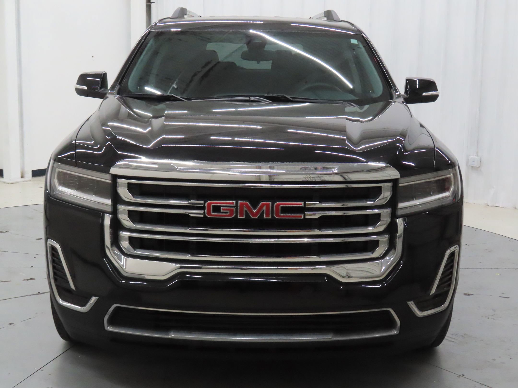 Used 2023 GMC Acadia SLE w/ Driver Convenience Package image 8