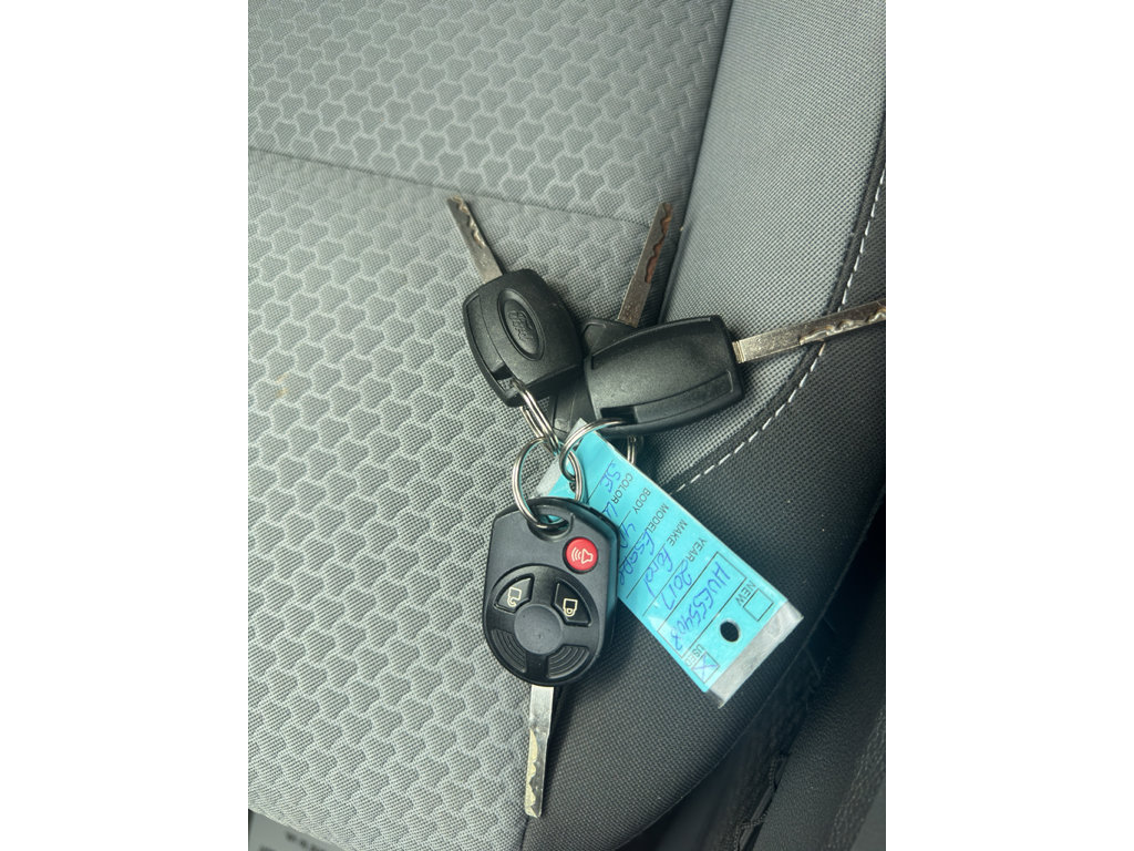 Used 2017 Ford Escape SE w/ Equipment Group 201A image 29