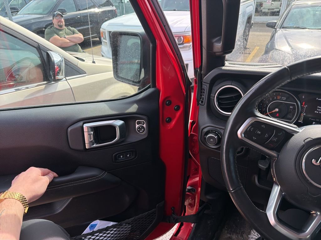 Used 2019 Jeep Wrangler Unlimited Sahara w/ Uconnect 4C Nav & Sound Group image 11