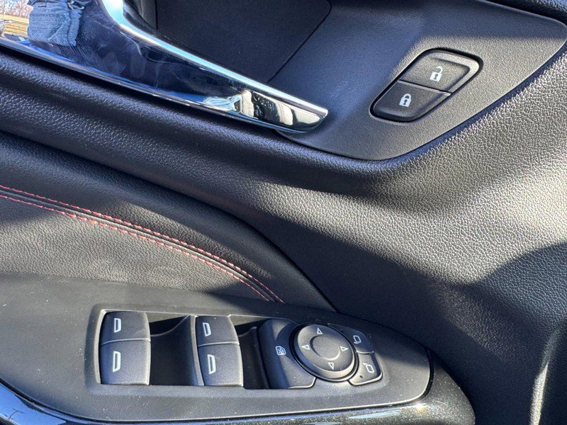 New 2026 Chevrolet Trax RS w/ Sunroof Package image 34