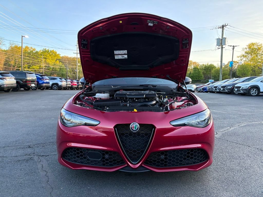 Used 2022 Alfa Romeo Giulia Veloce AWD/4WD image 10