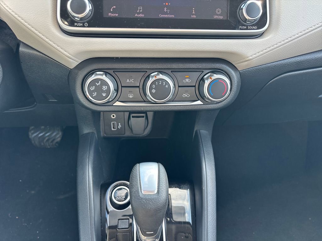 Used 2021 Nissan Versa SV image 18