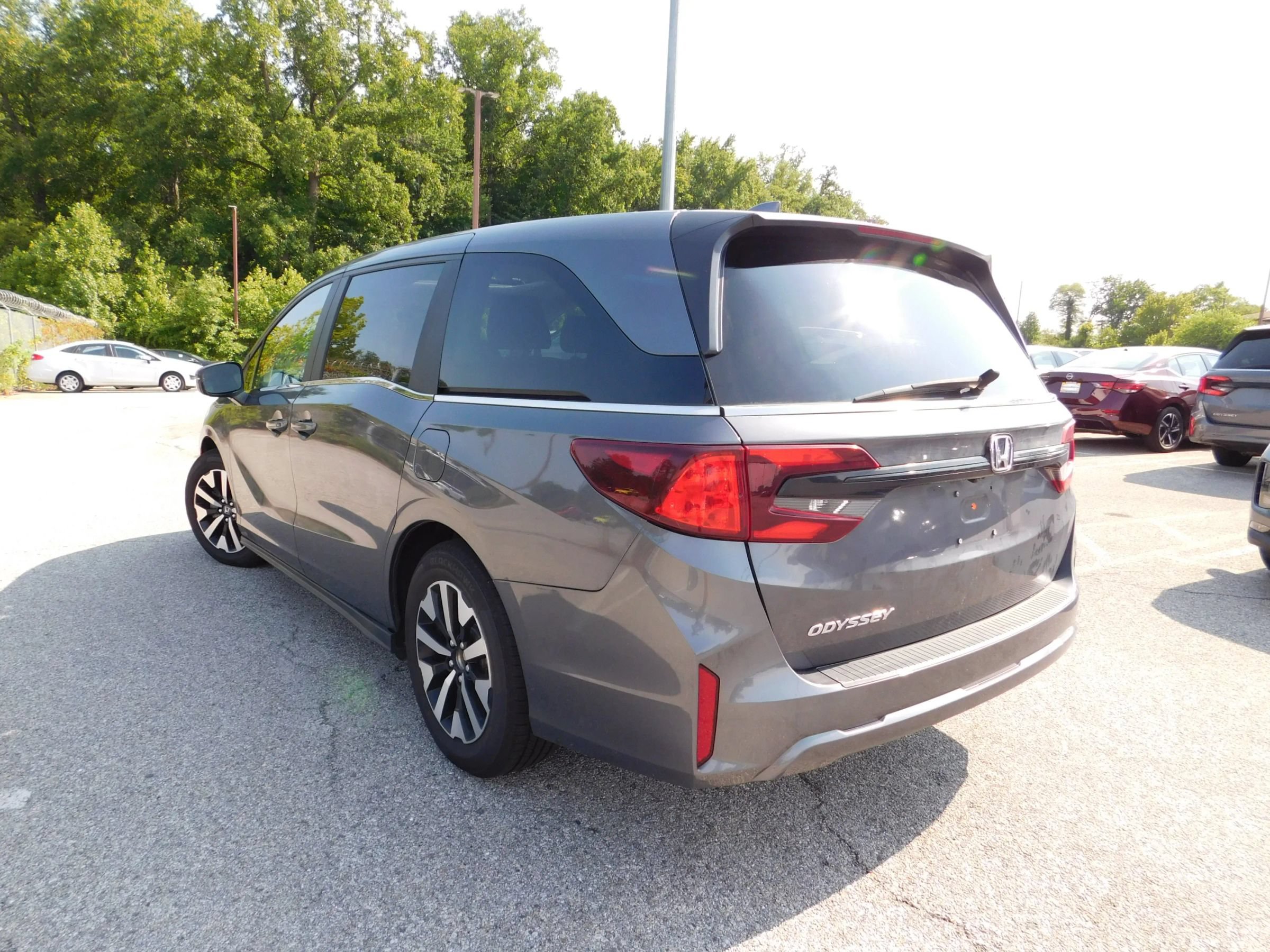 Used 2025 Honda Odyssey EX-L image 6