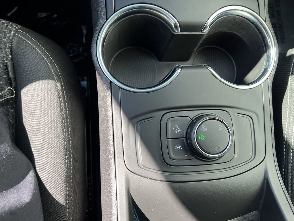 Used 2024 GMC Terrain SLE image 25