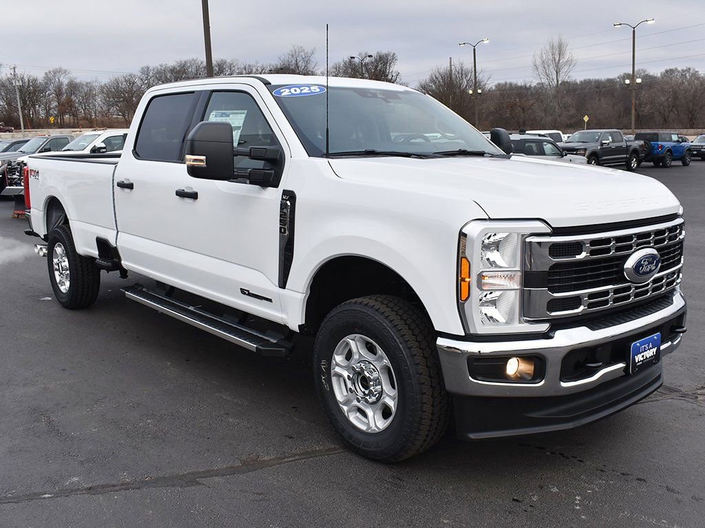 New 2025 Ford F250 XLT w/ FX4 Off-Road Package image 11