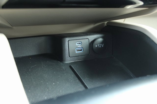 Used 2022 Ford Escape SE w/ Cold Weather Package image 19