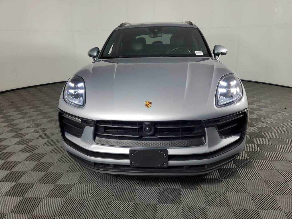 Used 2024 Porsche Macan AWD/4WD image 9