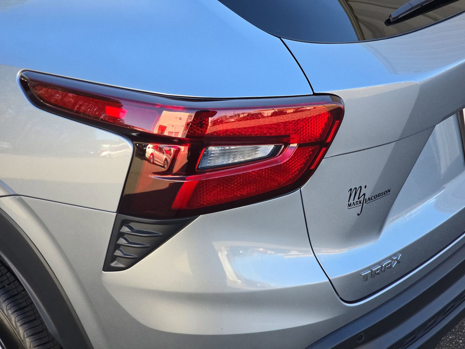 Used 2025 Chevrolet Trax LS w/ Driver Confidence Package image 40