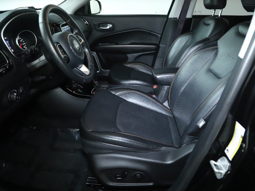 Used 2018 Jeep Compass Limited w/ Safe & Security Group AWD/4WD image 17