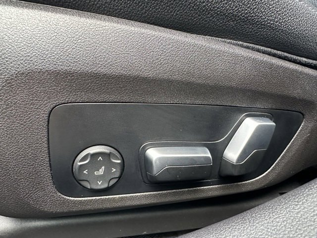 Used 2022 BMW 330i xDrive Sedan w/ Driving Assistance Package image 19