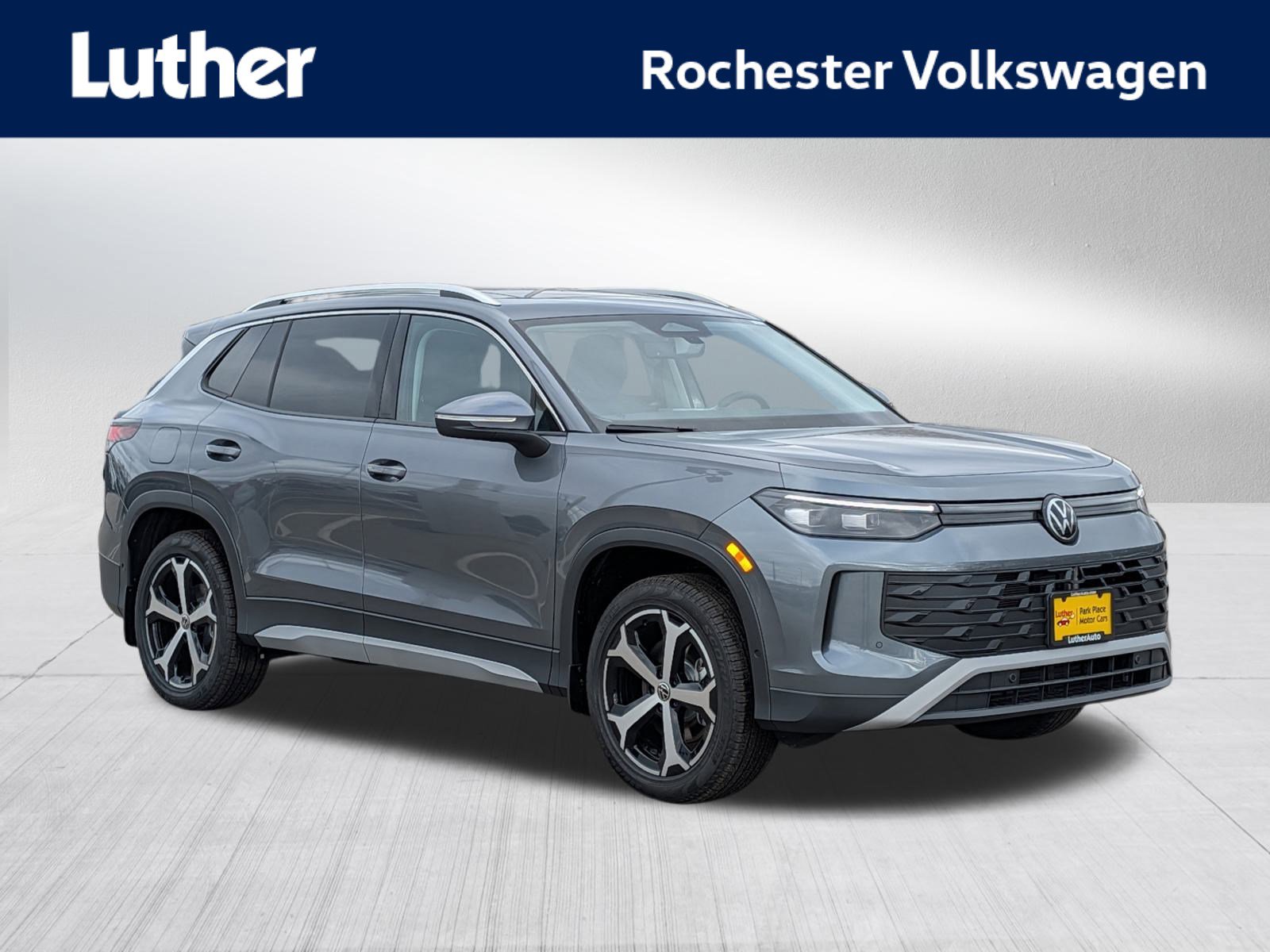 New 2026 Volkswagen Tiguan SE image 1