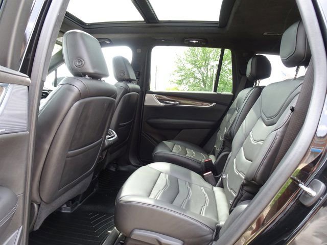 Used 2022 Cadillac XT6 Sport w/ Platinum Package image 18