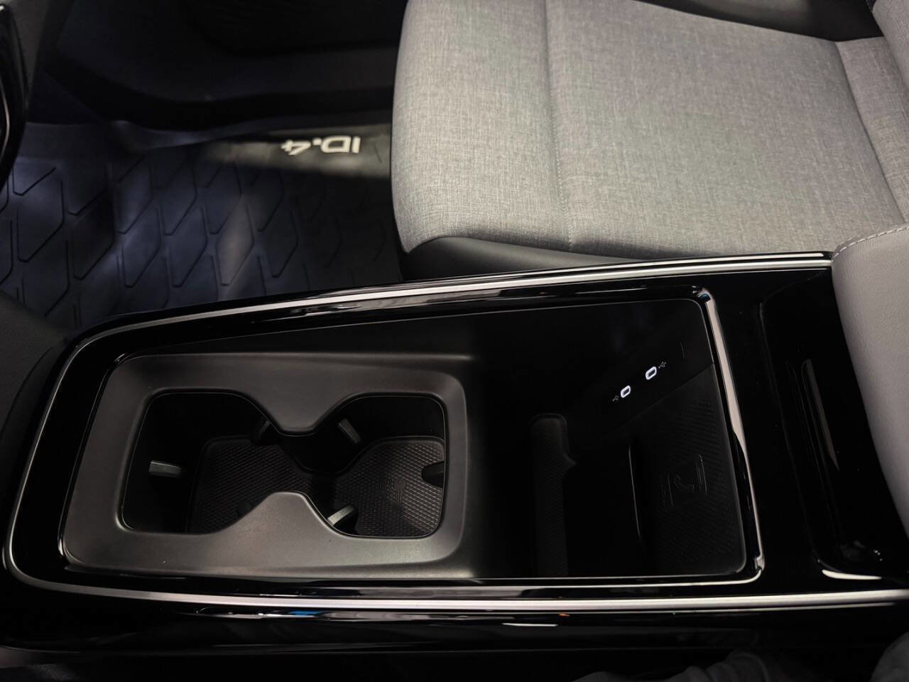 Used 2023 Volkswagen ID.4 S image 47