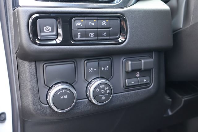 New 2026 GMC Yukon XL Elevation w/ Elevation Premium Package RWD image 25