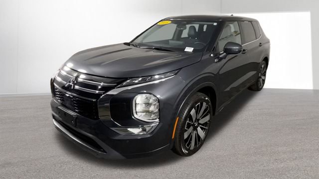 Used 2025 Mitsubishi Outlander SE image 4