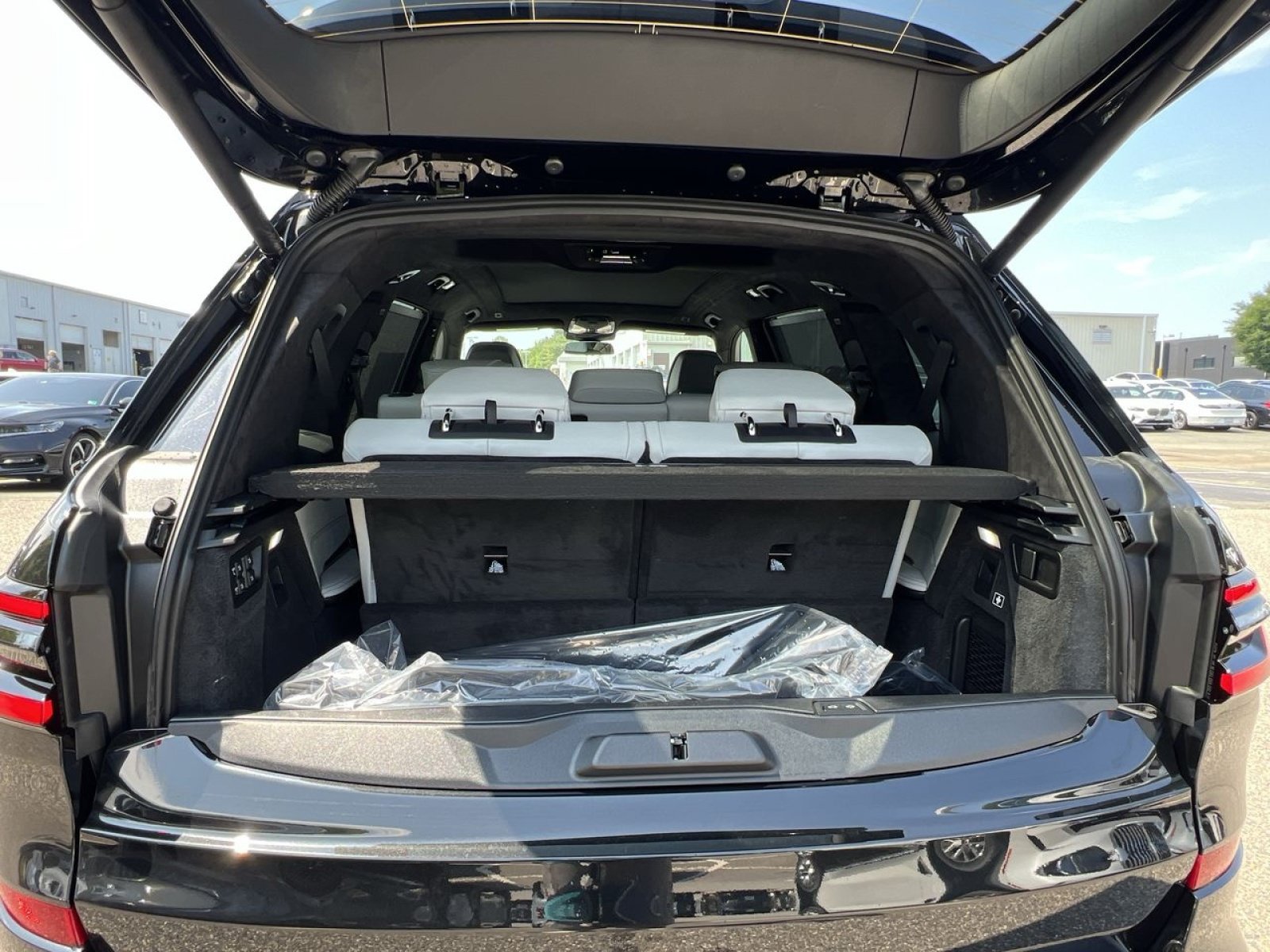 New 2027 BMW X7 xDrive40i w/ M Sport Package AWD/4WD image 24