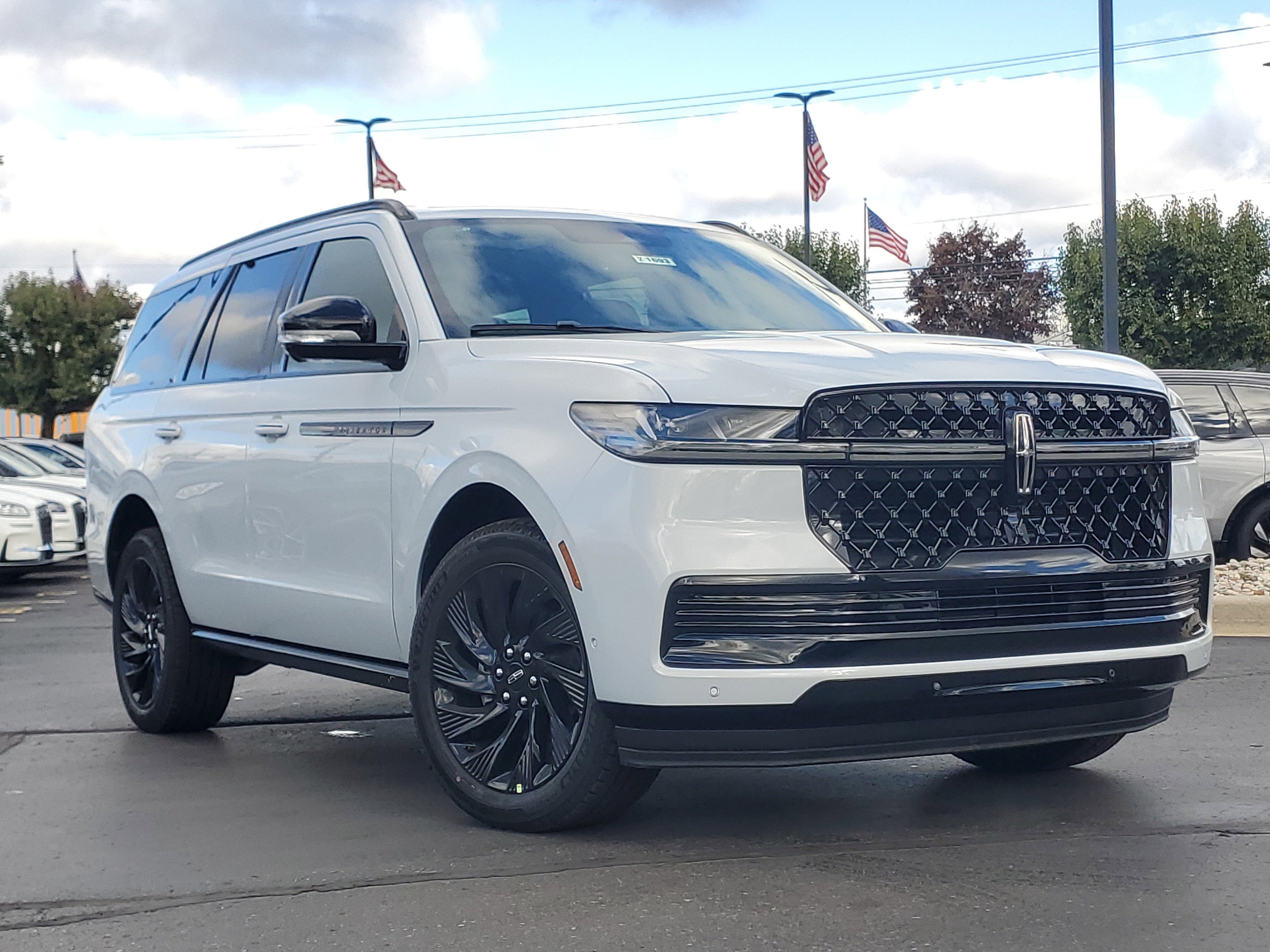 New 2025 Lincoln Navigator Reserve w/ Jet Appearance Package image 1