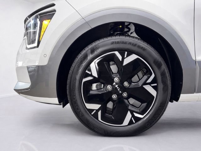 Used 2023 Kia Niro Wave w/ Wave Preserve Package FWD image 10