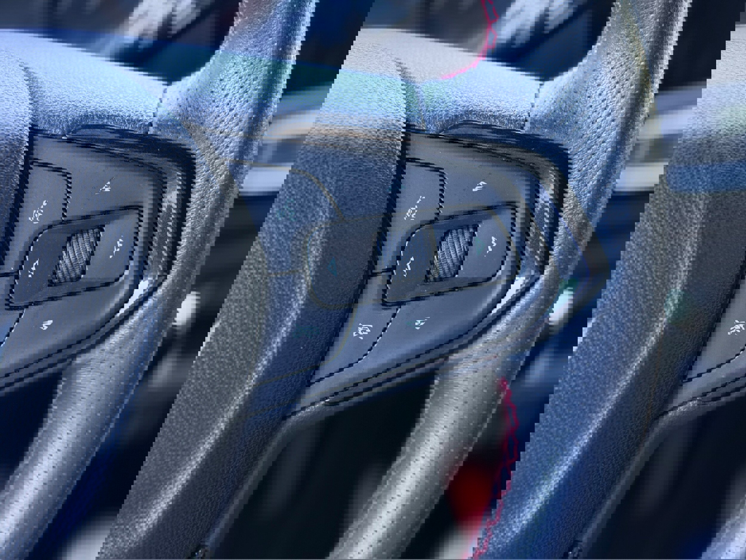 Used 2021 Chevrolet TrailBlazer RS w/ Sun and Liftgate Package AWD/4WD image 15