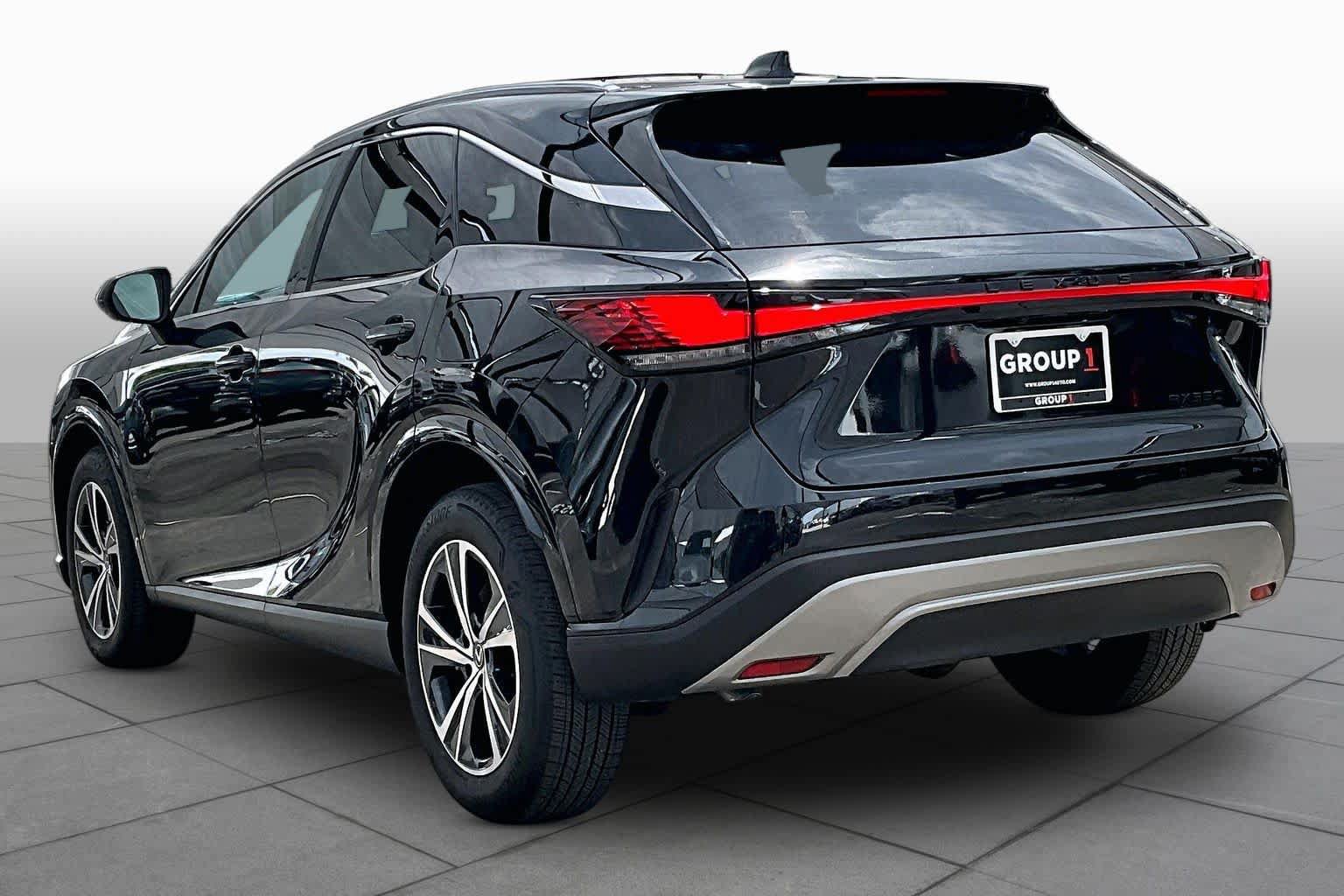 Used 2025 Lexus RX 350 Premium w/ Accessory Package (Z1) FWD image 12