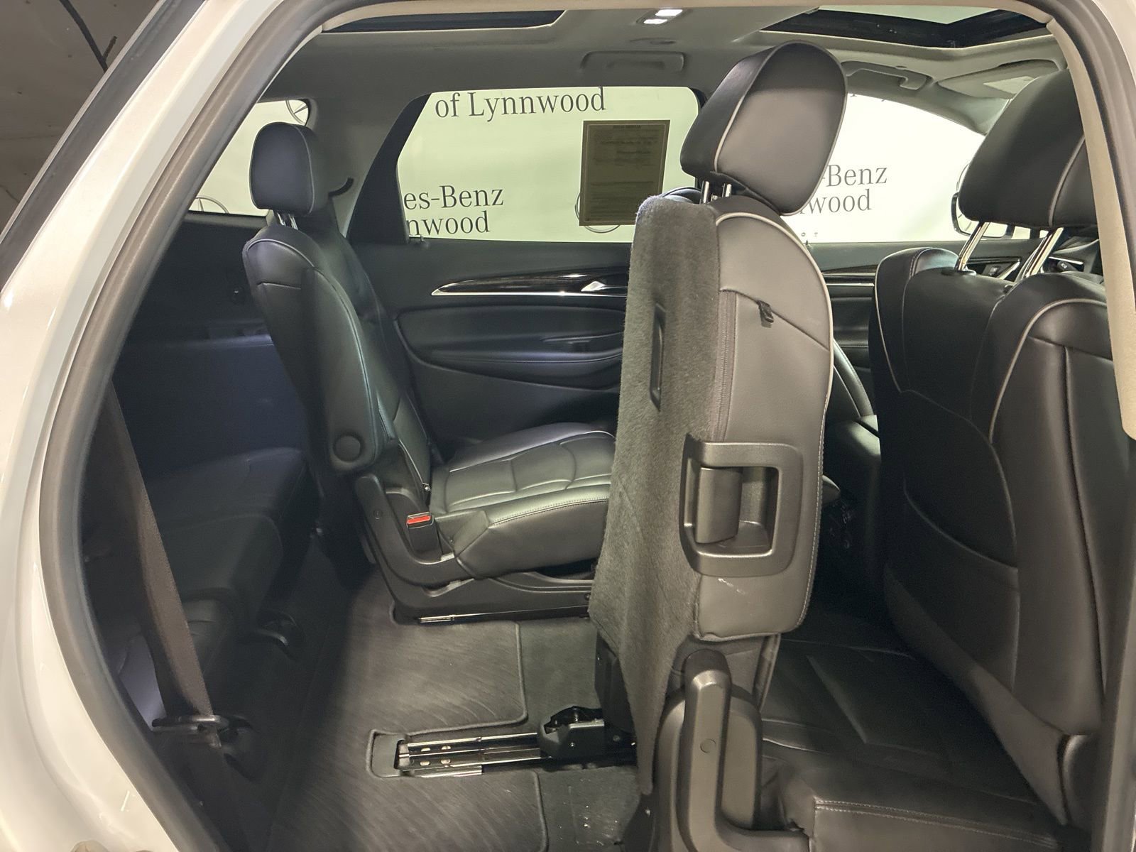 Used 2021 Buick Enclave Avenir w/ Avenir Technology Package image 34