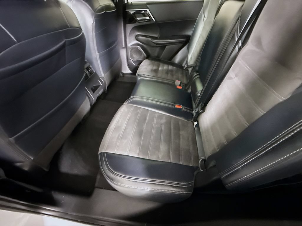 Used 2024 Mitsubishi Outlander SE Black Edition AWD/4WD image 27