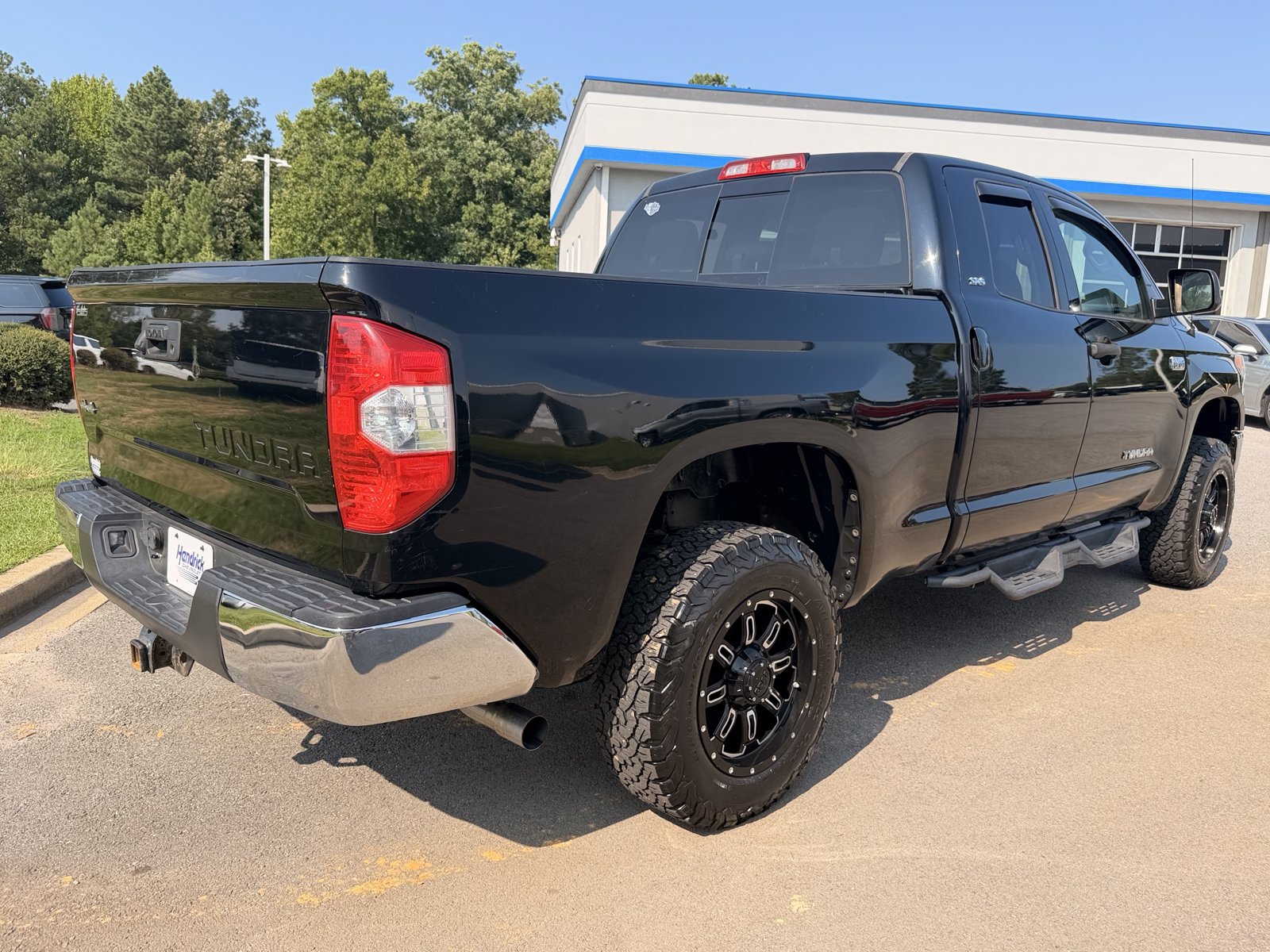 Used 2017 Toyota Tundra SR5 AWD/4WD image 12