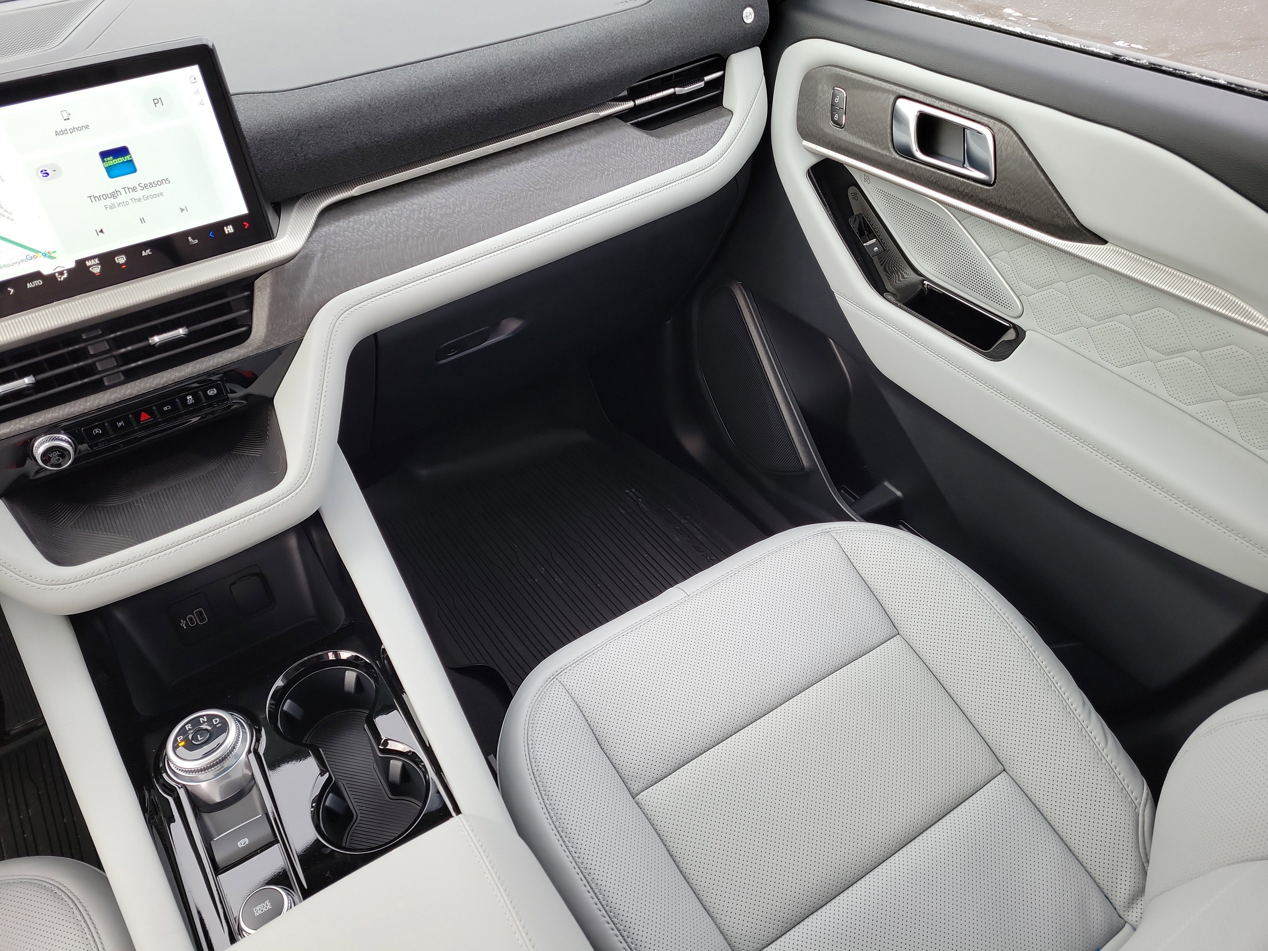 New 2026 Ford Explorer Platinum w/ LUX Leather Package image 17