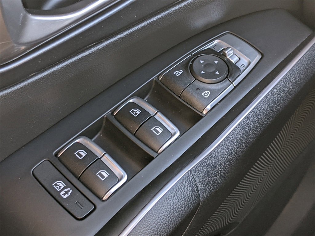 Used 2023 Kia Sorento LX image 32