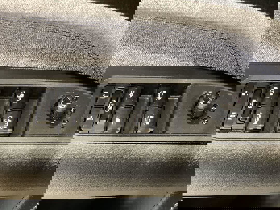 Used 2024 Jeep Compass Latitude image 16