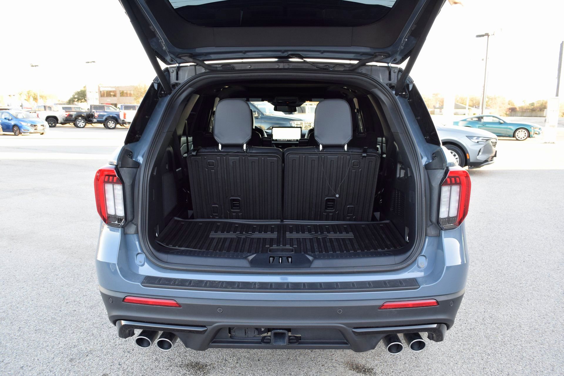 Certified 2025 Ford Explorer ST image 22