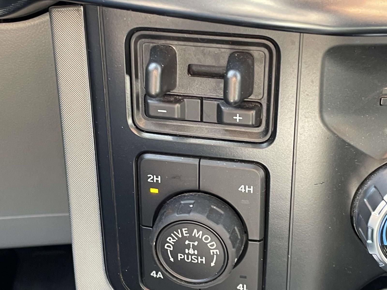 Used 2023 Ford F150 Limited image 25