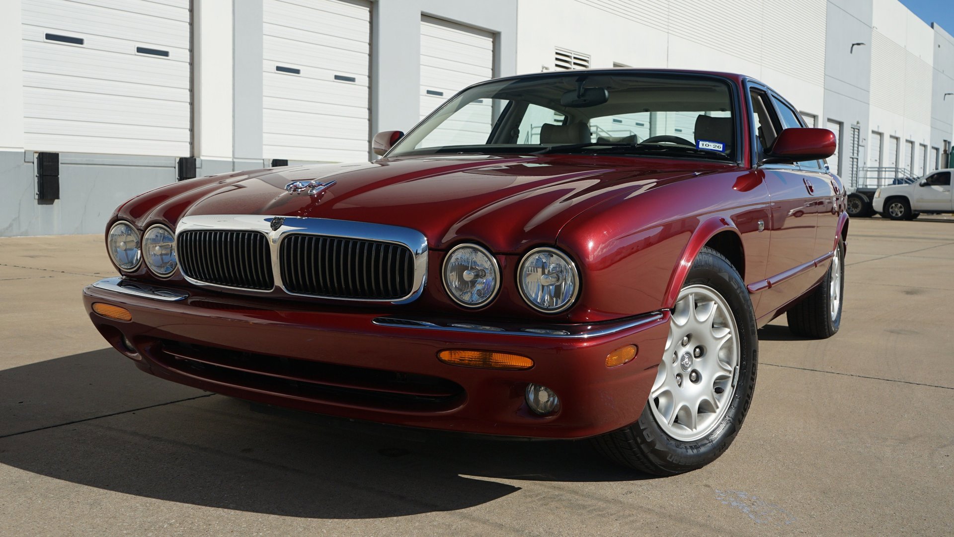 Used 1999 Jaguar XJ8 image 3