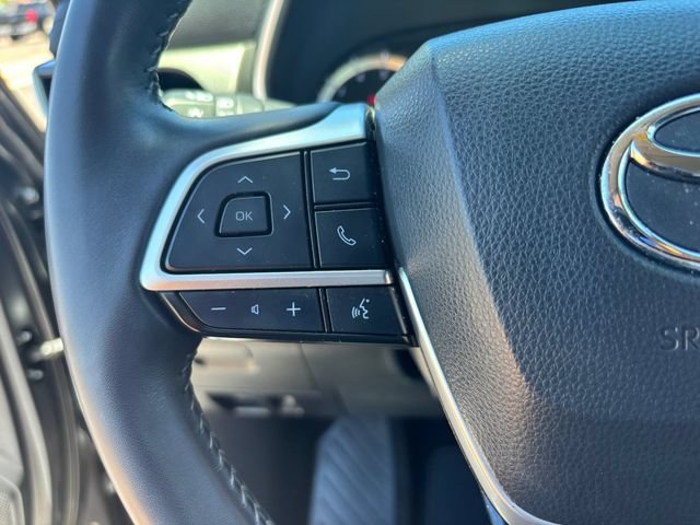 Used 2023 Toyota Highlander XLE FWD image 28