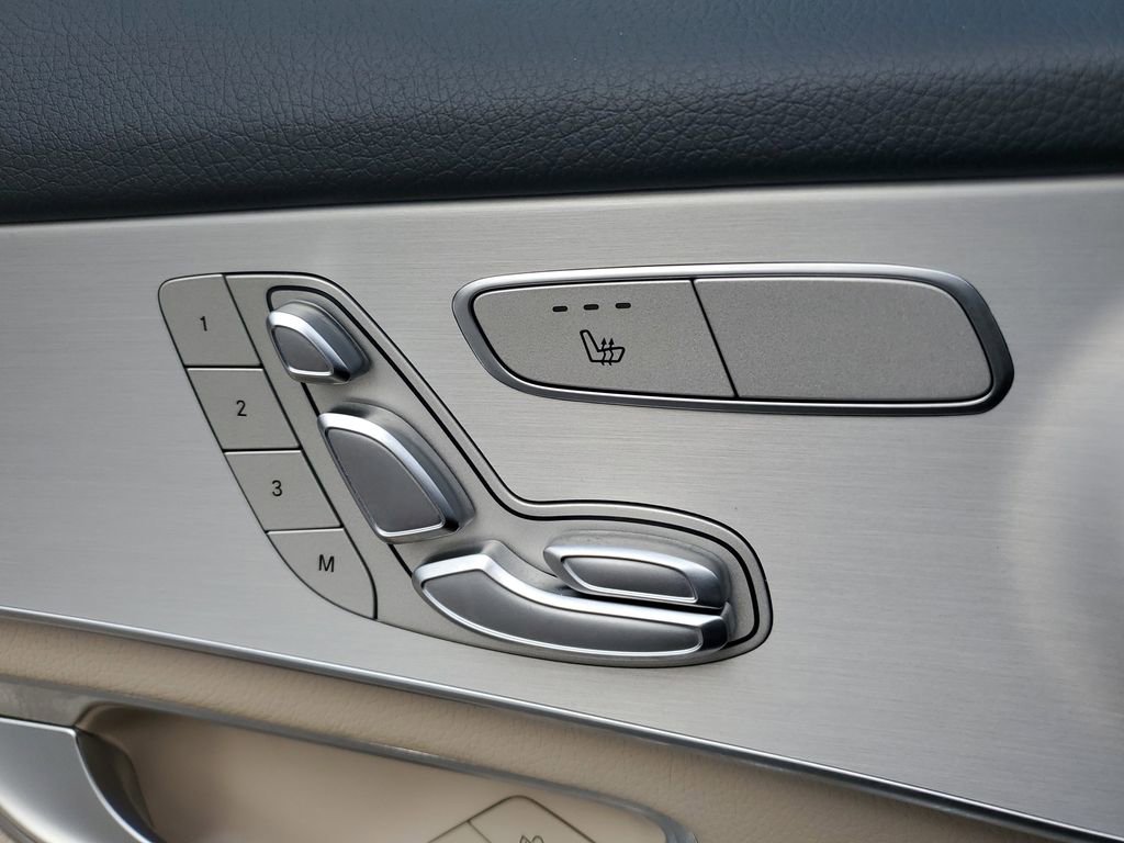 Used 2022 Mercedes-Benz GLC 300 w/ Premium Package Lite image 21